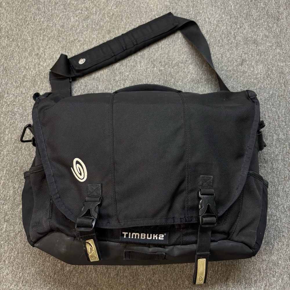 Timbuk2 Classic Messenger Bag Medium Black Laptop Case Commuter Crossbody